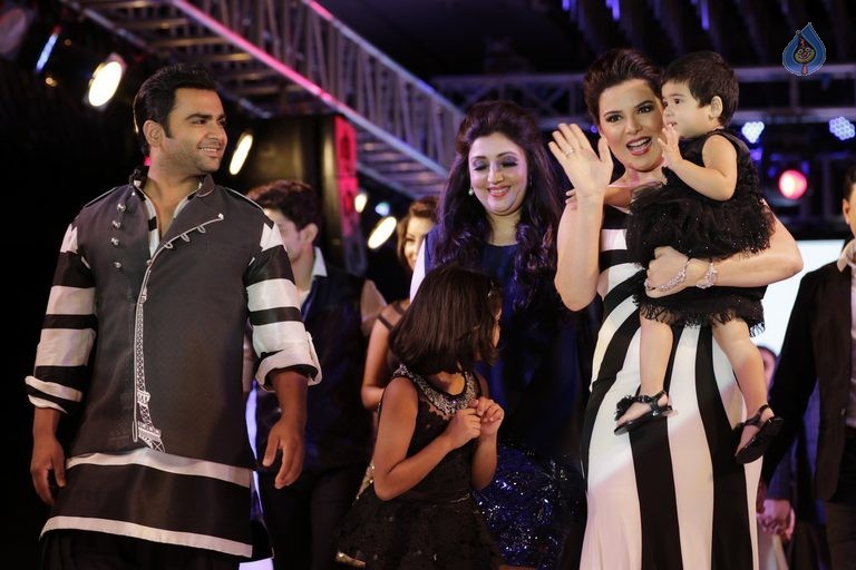 Smile Foundation 9th Edition Ramp Walk Show Photos - 56 / 104 photos