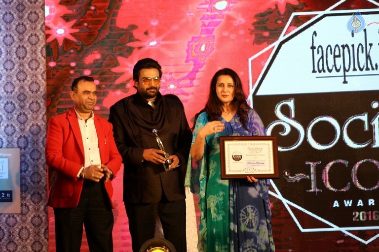Society Icon Awards 2016 - 15 / 42 photos