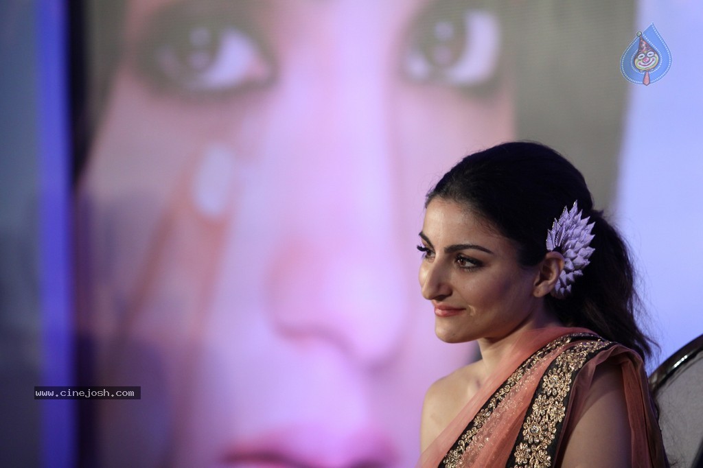 Soha Ali Khan at Clinic Plus Event - 10 / 52 photos