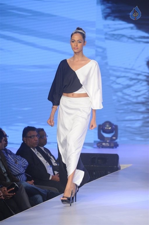 Soha Ali Khan at The 1st Edition of Liva Protege 2015 - 10 / 50 photos