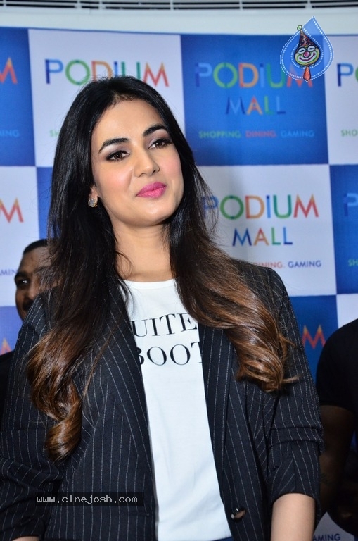 Sohail Chouhan Inaugurate Game zone and Restaurant - 12 / 41 photos