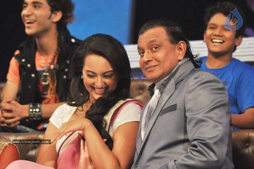 Sonakshi Sinha at DID Lil Masters - 17 / 31 photos