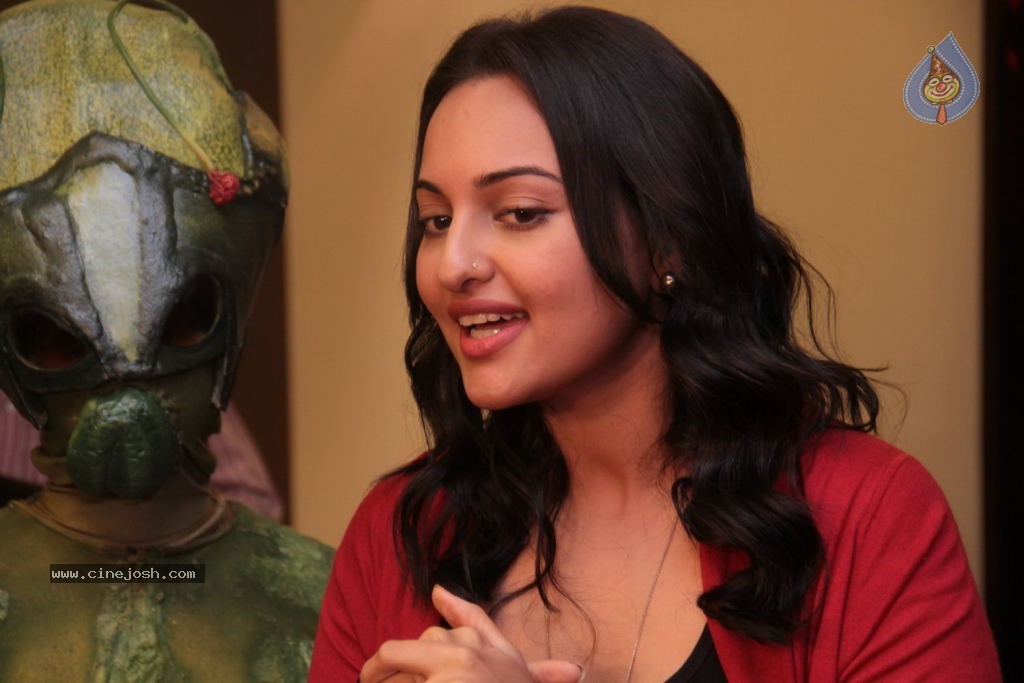 Sonakshi Sinha at Joker Film Event - 13 / 41 photos