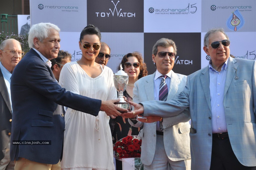 Sonakshi Sinha at Metro Motors Event - 2 / 54 photos