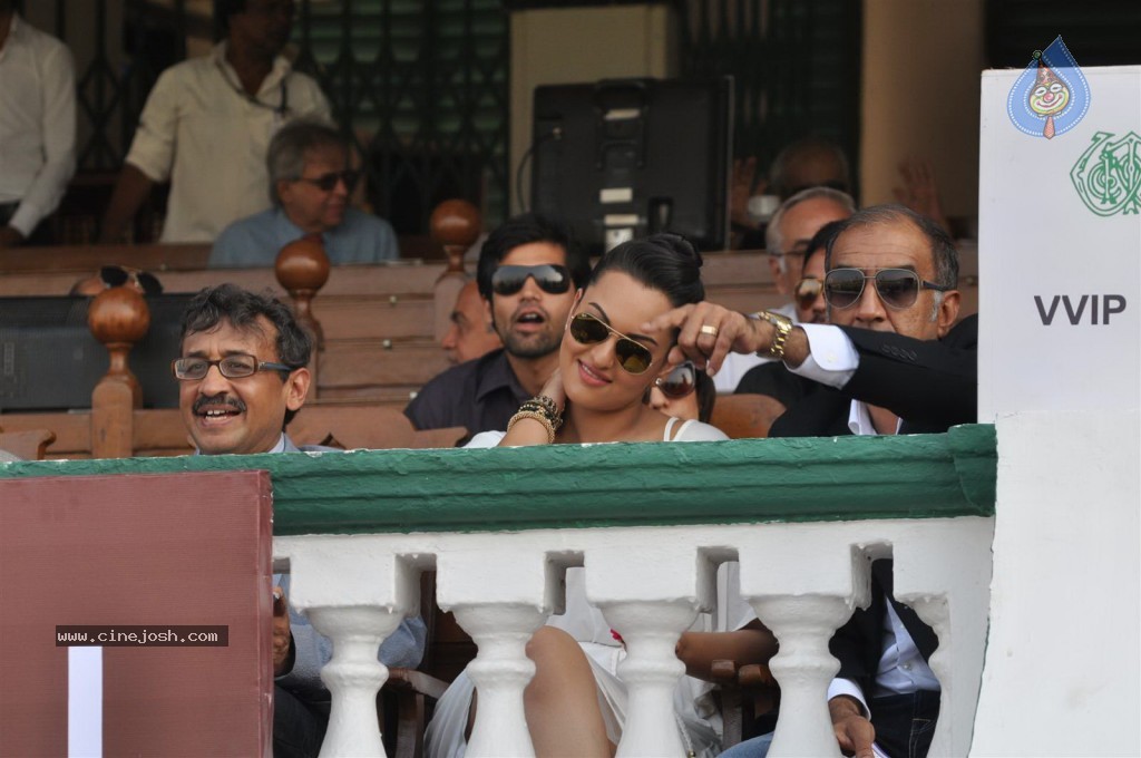 Sonakshi Sinha at Metro Motors Event - 13 / 54 photos
