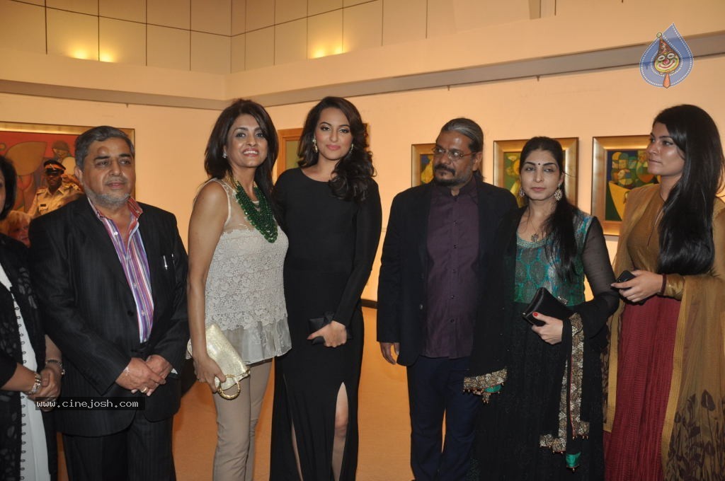 Sonakshi Sinha at Neeraj Goswami Penetralia Art Event - 10 / 29 photos