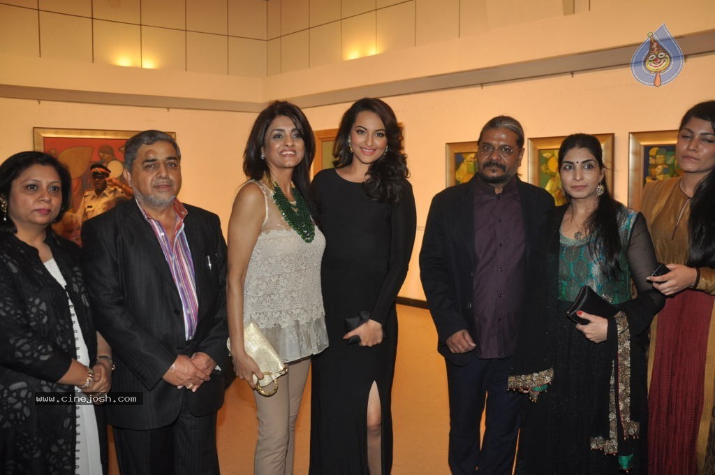 Sonakshi Sinha at Neeraj Goswami Penetralia Art Event - 12 / 29 photos
