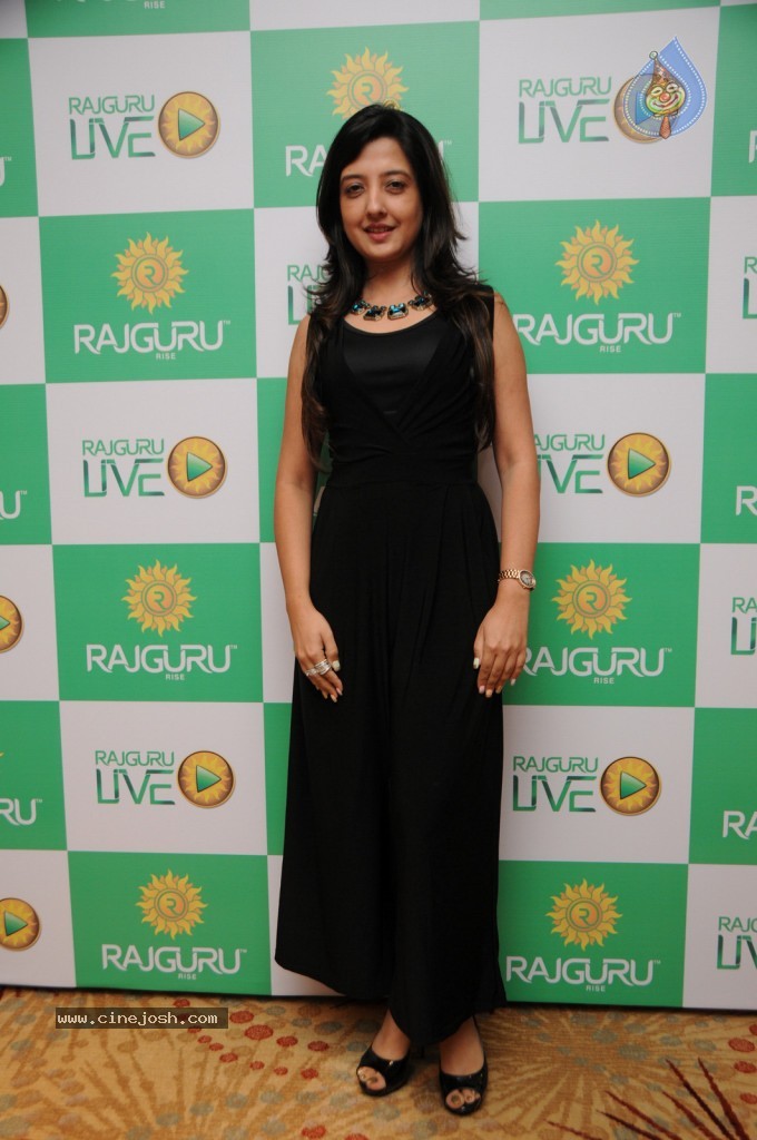 Sonakshi Sinha at The Rajguru Fashion Parade - 14 / 47 photos