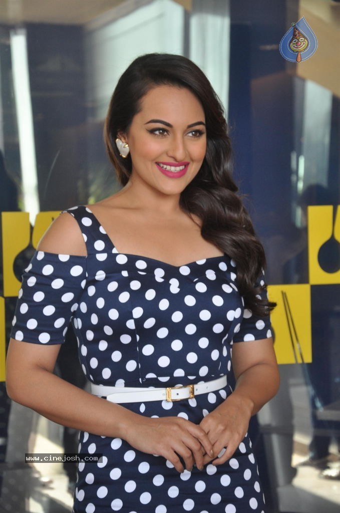 Sonakshi Sinha at Womens Health Magazine Event - 43 / 47 photos