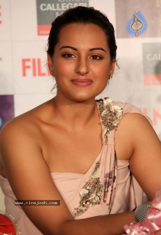 Sonakshi Sinha Launches Filmfare Magazine Latest Issue - 32 / 32 photos