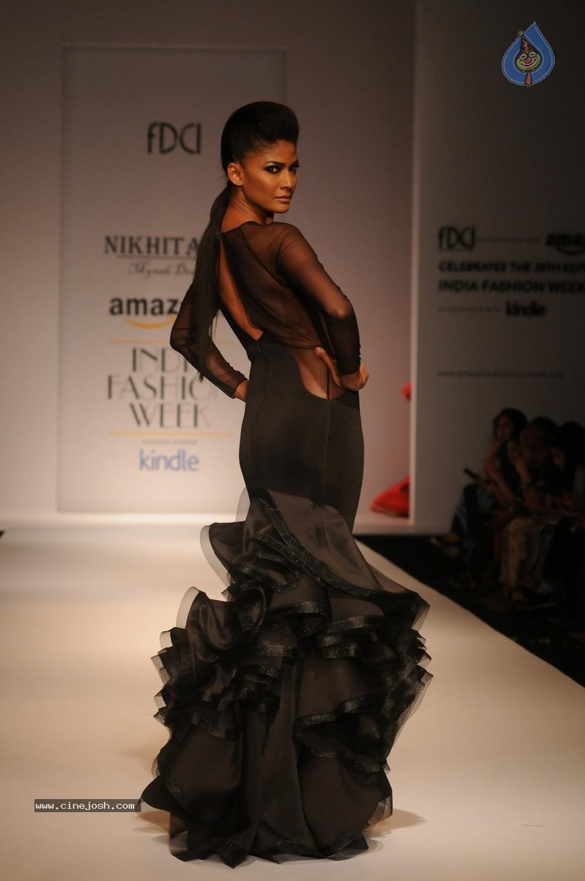 Sonal Chauhan Showstopper at AIFW - 44 / 49 photos