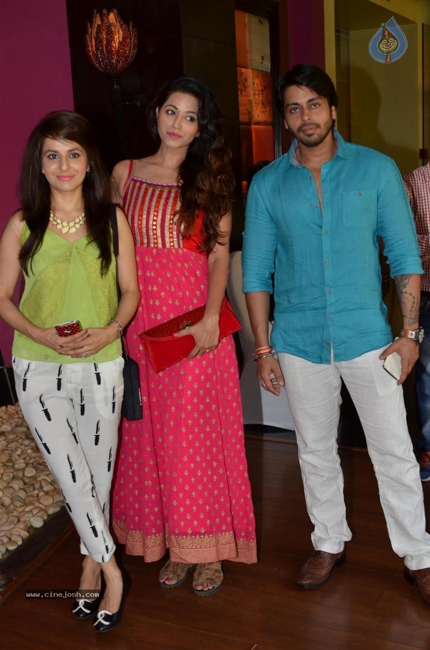 Sonali Mukherjee Wedding Reception - 25 / 62 photos