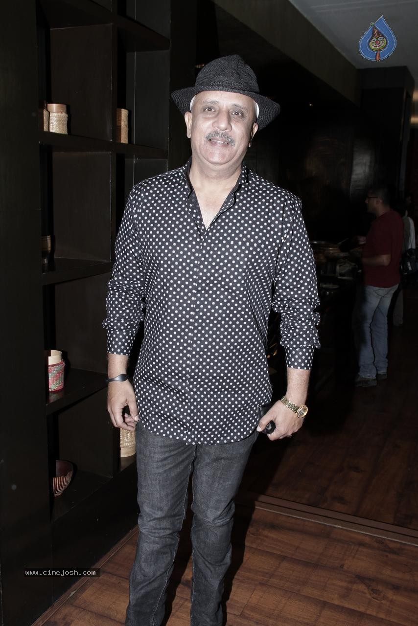 Sonali Mukherjee Wedding Reception - 35 / 62 photos