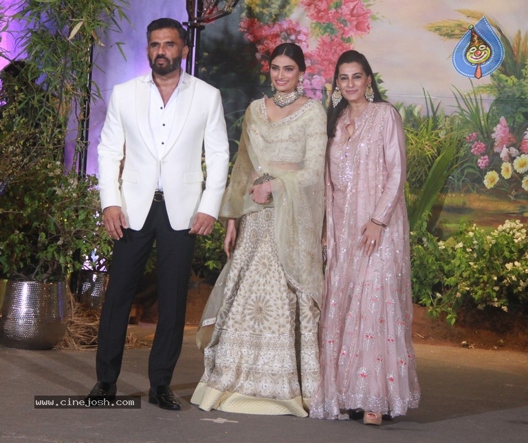 Sonam Kapoor - Anand Ahuja Reception - 7 / 33 photos