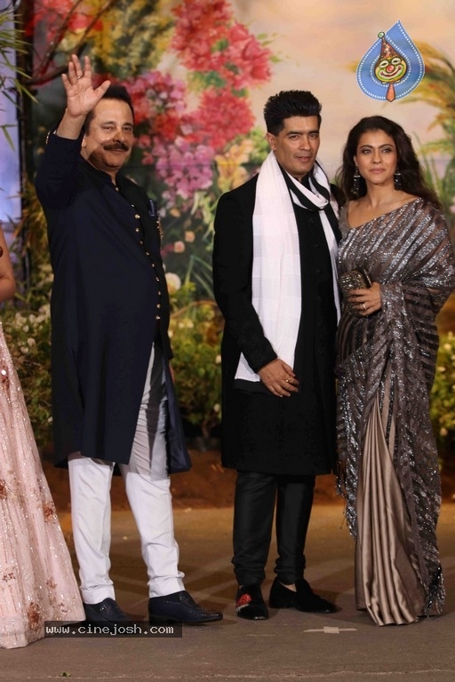 Sonam Kapoor And Anand Ahuja Wedding Reception Photos Set 2 - 31 / 42 photos