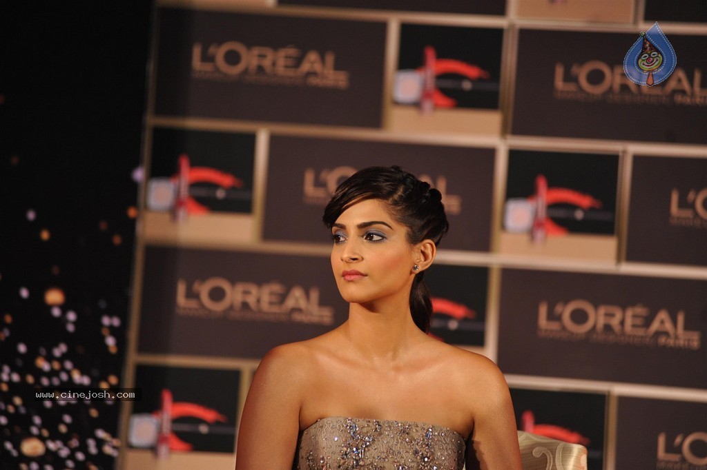 Sonam Kapoor at LOreal Paris Event - 84 / 85 photos