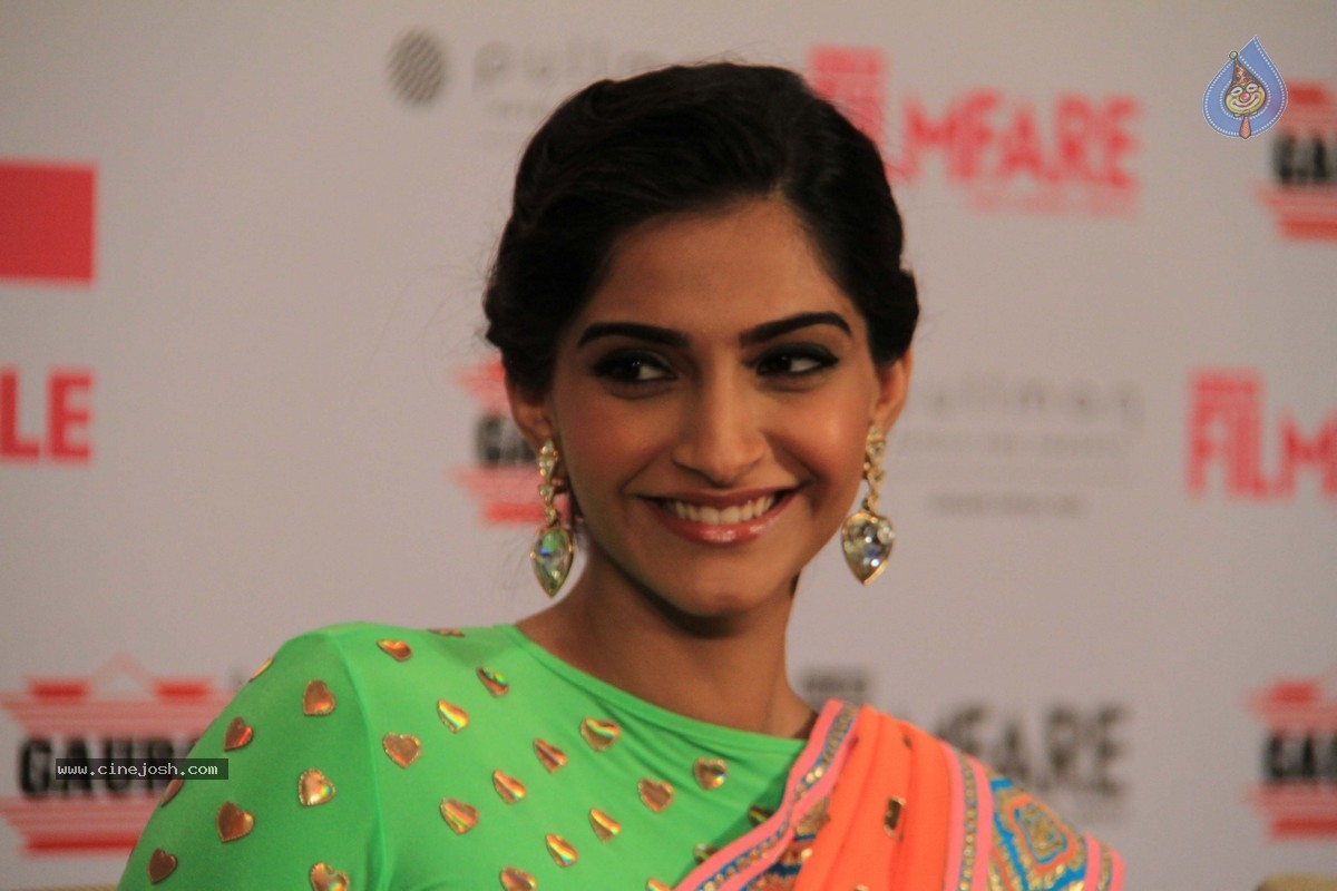 Sonam Kapoor Launches Filmfare Makeover Issue - 24 / 28 photos