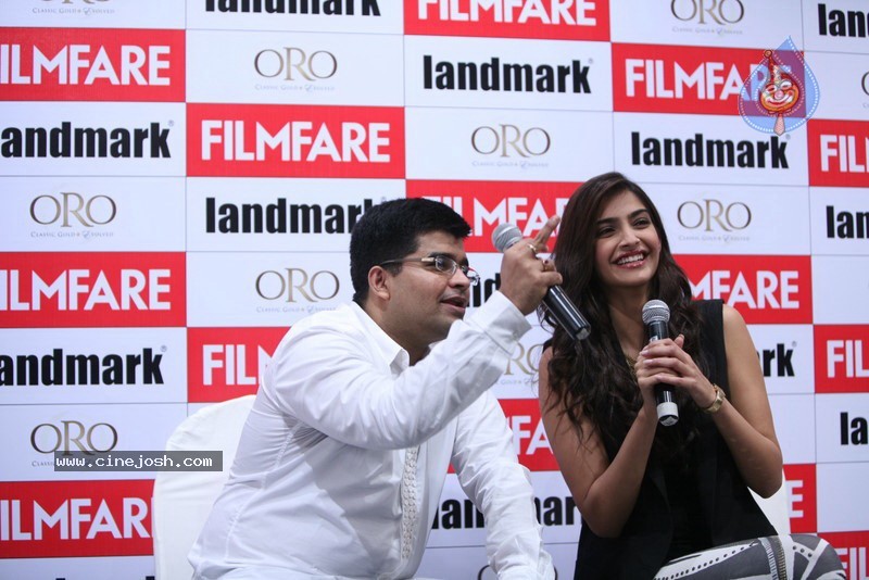 Sonam Kapoor Launches FilmFare New Magazine - 15 / 47 photos