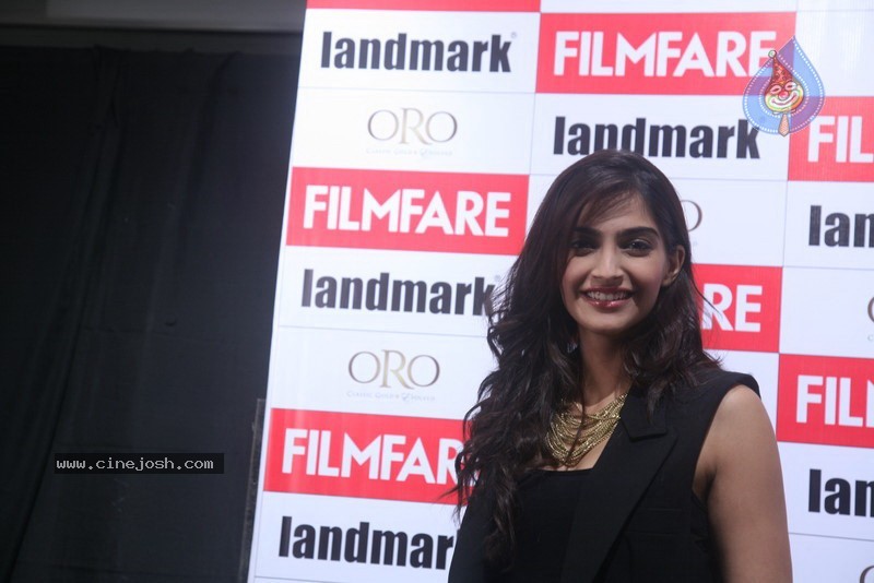 Sonam Kapoor Launches FilmFare New Magazine - 17 / 47 photos