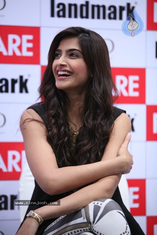 Sonam Kapoor Launches FilmFare New Magazine - 29 / 47 photos