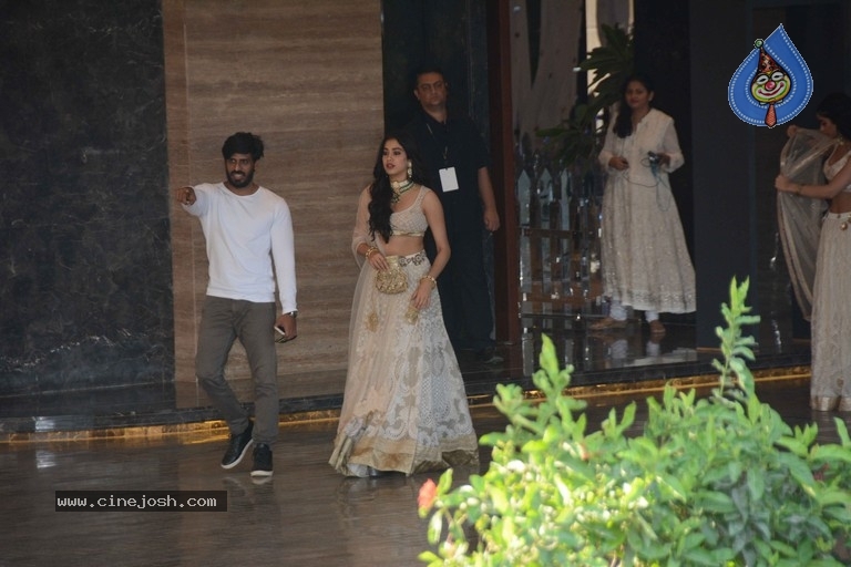 Sonam Kapoor Sangeet and Mehndi Ceremony - 48 / 63 photos