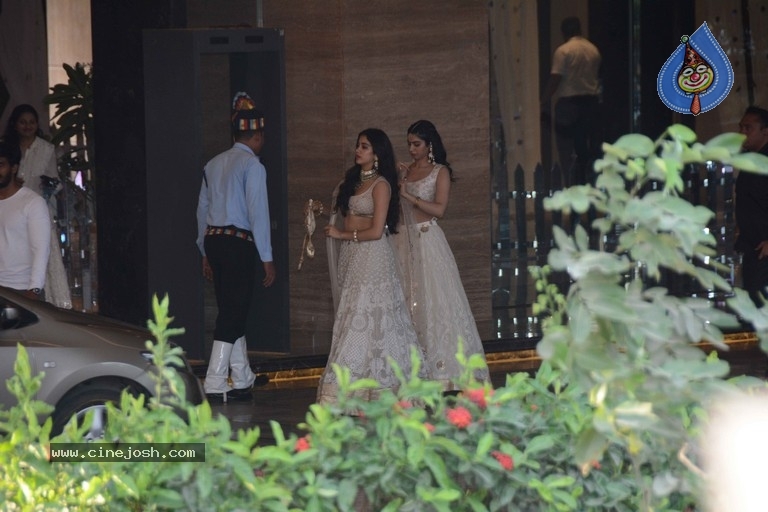 Sonam Kapoor Sangeet and Mehndi Ceremony - 62 / 63 photos