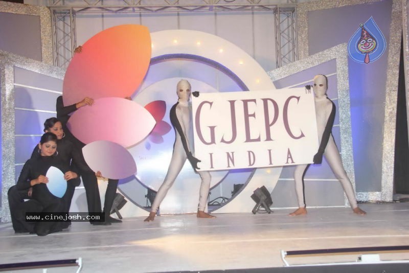 Sonam Kapoor Unveils GJEPC New Logo - 4 / 31 photos
