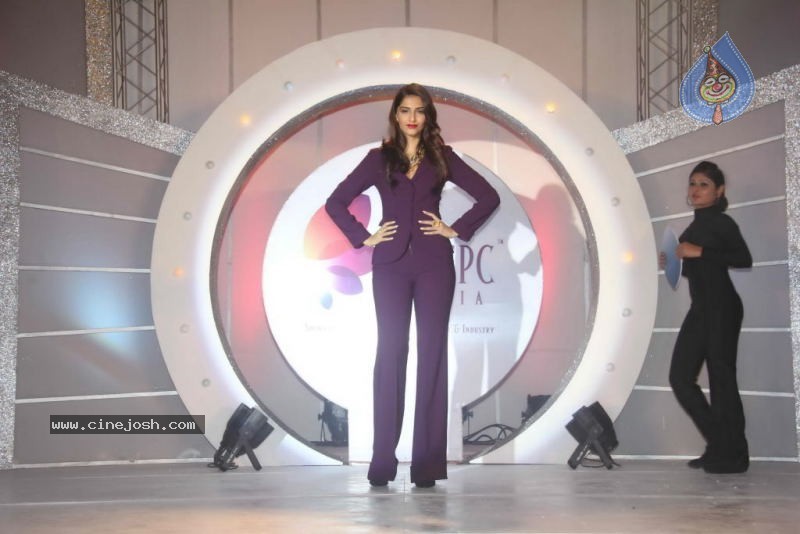 Sonam Kapoor Unveils GJEPC New Logo - 8 / 31 photos