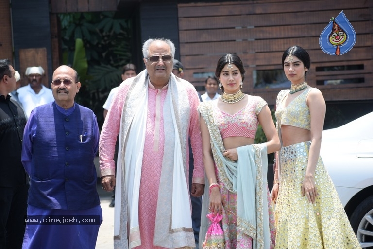 Sonam Kapoor Wedding Photos Set2 - 33 / 42 photos