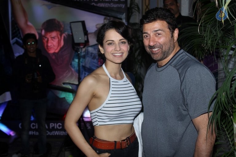 Special Screening of Saala Khadoos - 22 / 83 photos