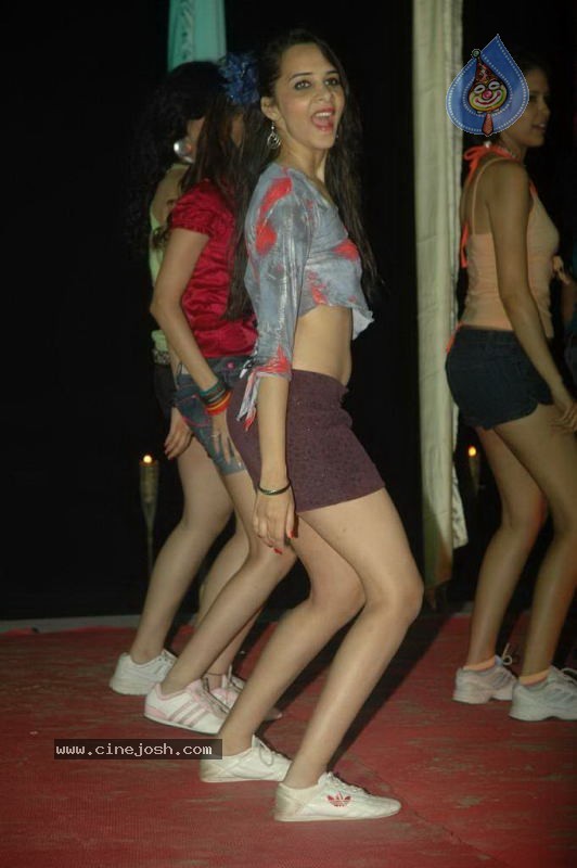 Spicy Models at Indian Princess 2011 Bash - 40 / 113 photos