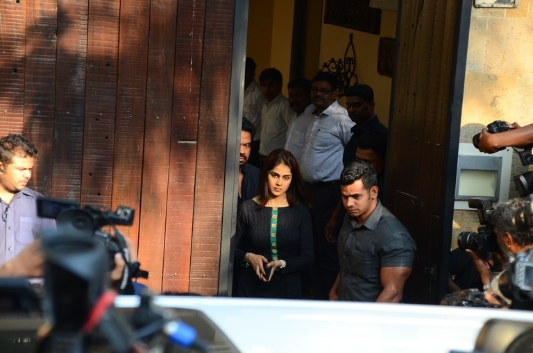 Sridevi Death - Celebs Visit Anil Kapoor Set 3 - 14 / 18 photos