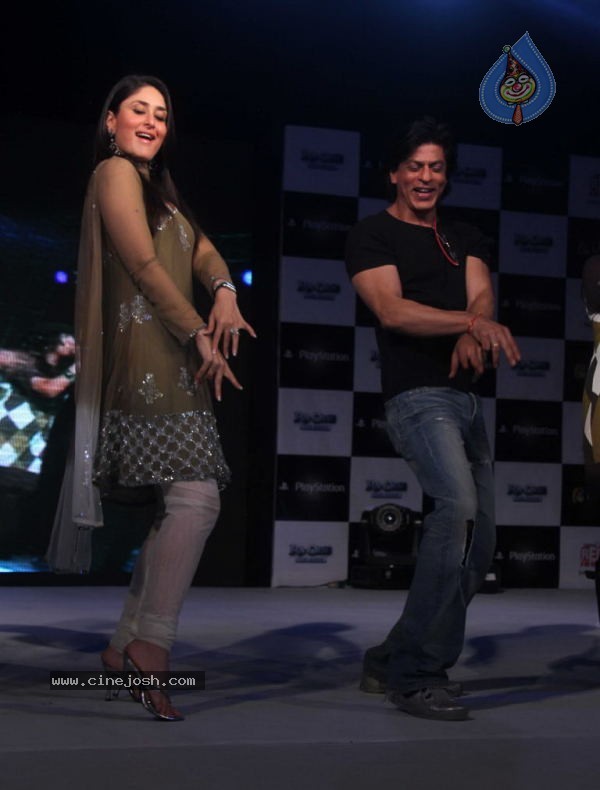 SRK and Kareena at Sony Playstation Event - 39 / 45 photos