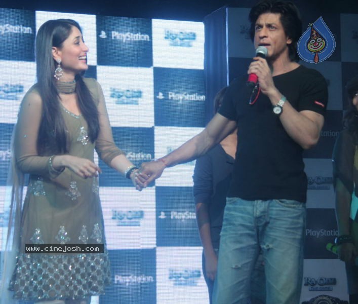 SRK and Kareena at Sony Playstation Event - 40 / 45 photos