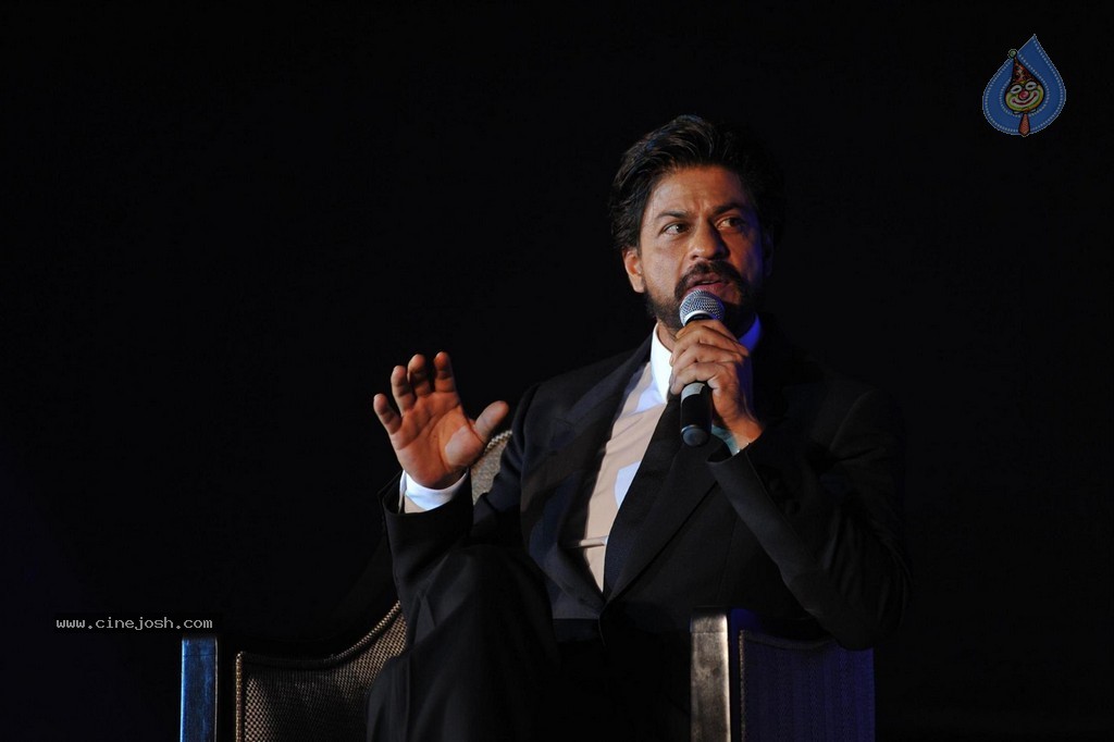 SRK at Ticket to Bollywood Event - 16 / 122 photos