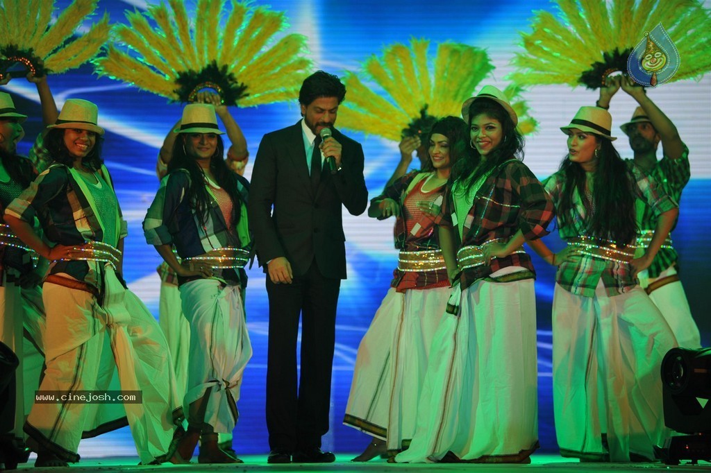 SRK at Ticket to Bollywood Event - 36 / 122 photos