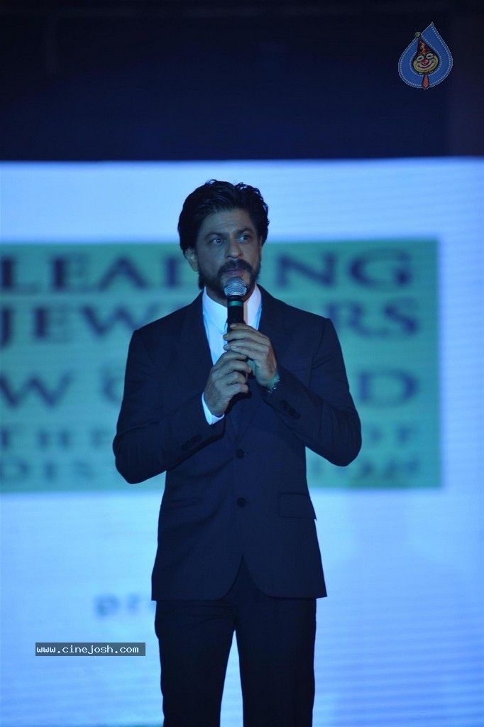 SRK at Ticket to Bollywood Event - 39 / 122 photos