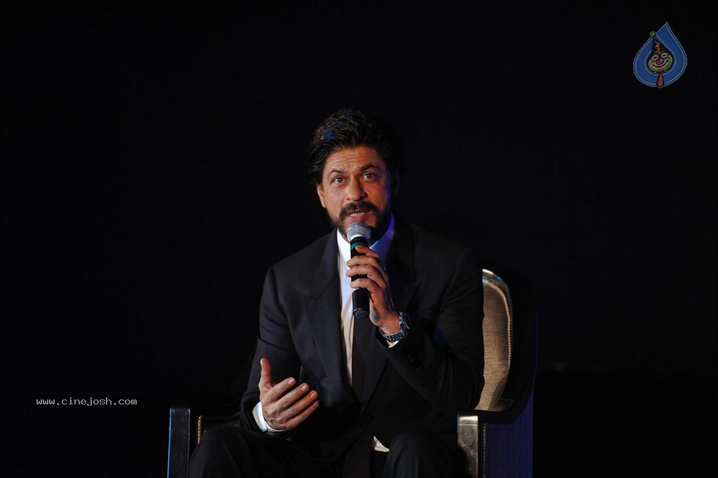 SRK at Ticket to Bollywood Event - 73 / 122 photos