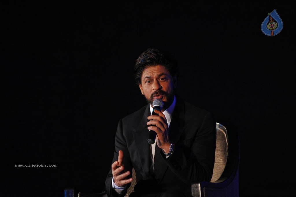 SRK at Ticket to Bollywood Event - 81 / 122 photos