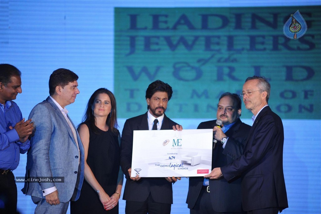 SRK at Ticket to Bollywood Event - 82 / 122 photos