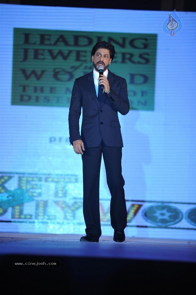 SRK at Ticket to Bollywood Event - 93 / 122 photos
