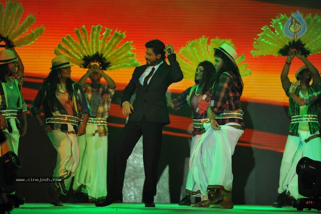 SRK at Ticket to Bollywood Event - 108 / 122 photos