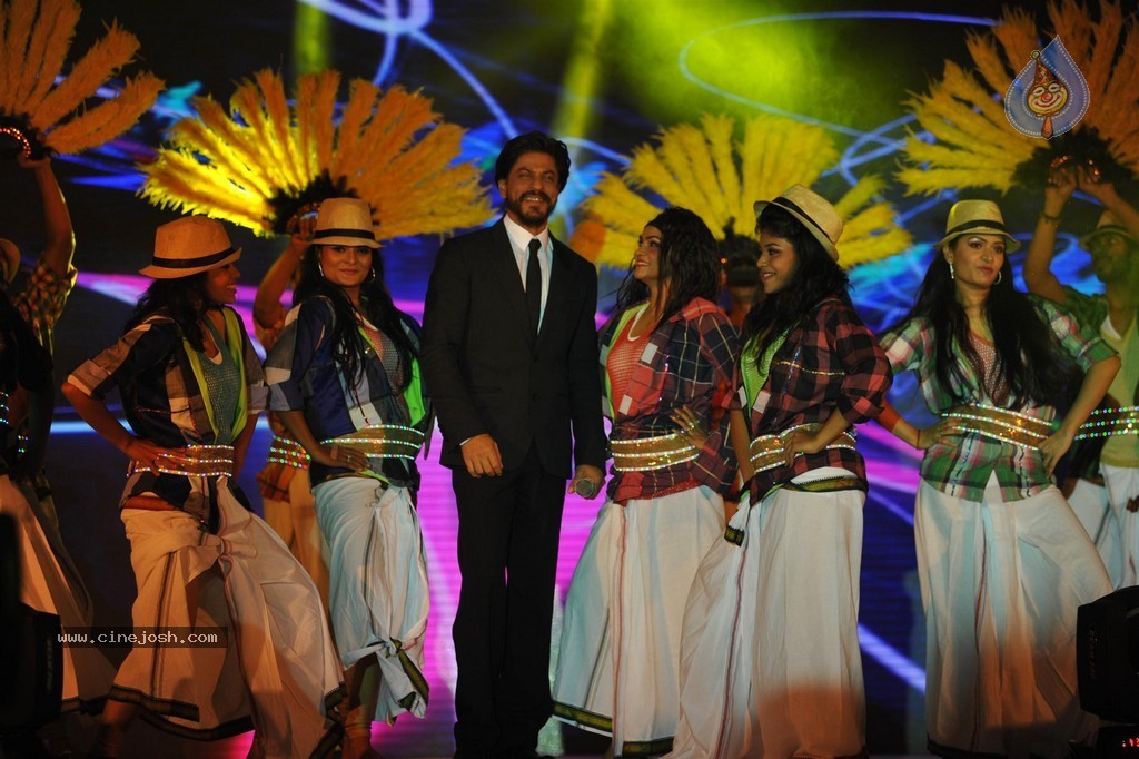 SRK at Ticket to Bollywood Event - 113 / 122 photos