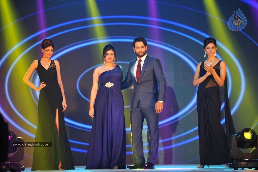 SRK at Ticket to Bollywood Event - 119 / 122 photos