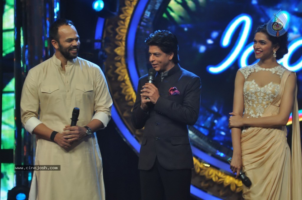 SRK n Deepika at Indian Idol Junior Event - 2 / 59 photos
