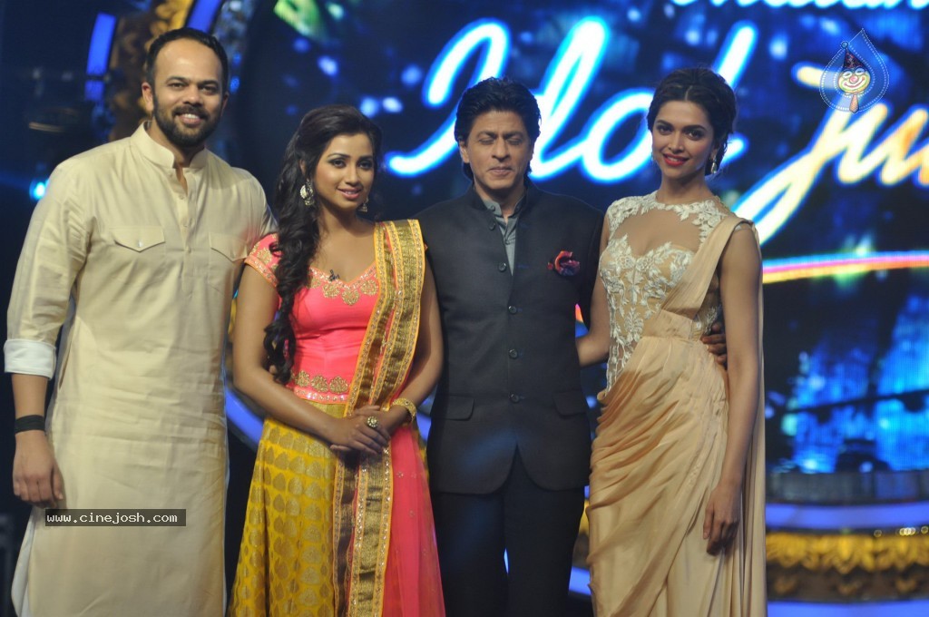 SRK n Deepika at Indian Idol Junior Event - 24 / 59 photos