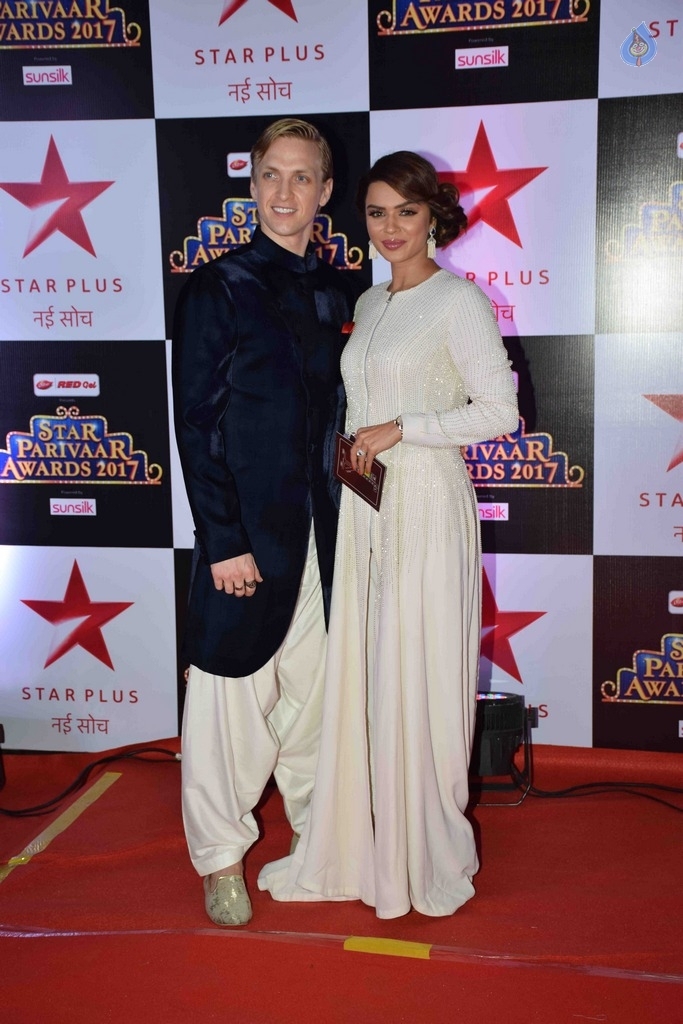 Star Parivar Awards 2017 Red Carpet Photos - 36 / 62 photos