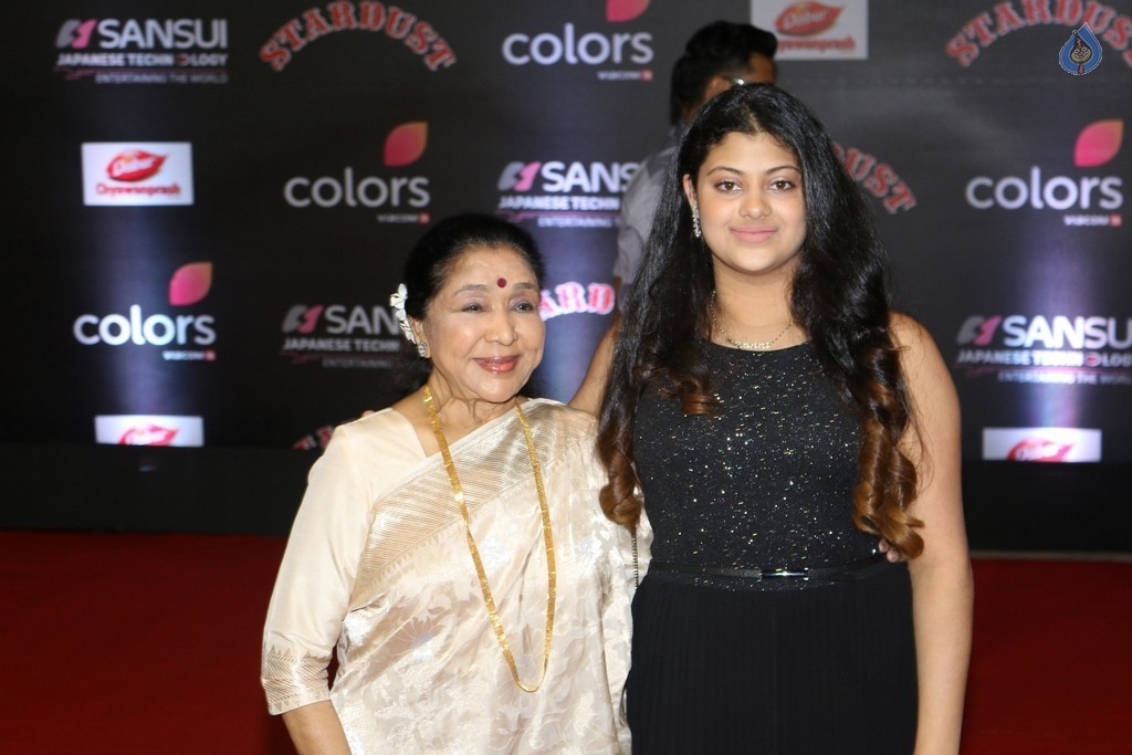 Stardust Awards 2016 Red Carpet 1 - 38 / 62 photos