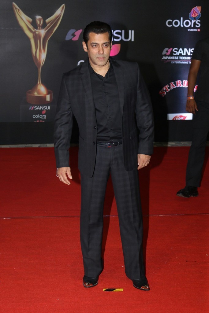 Stardust Awards 2016 Red Carpet 1 - 55 / 62 photos