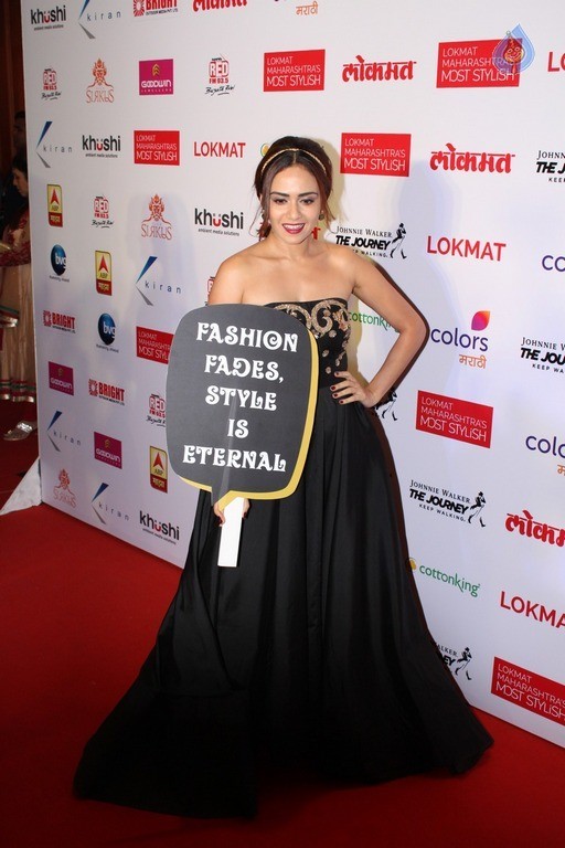 Style Icon Of Maharastra Lokmat Awards 2016-2017 - 39 / 63 photos